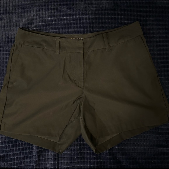 Black Nike Golf Shorts - Picture 3 of 4